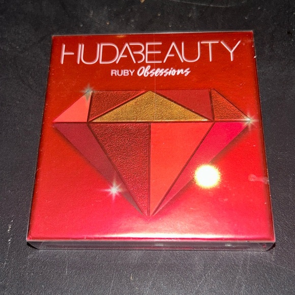 Huda beauty ruby obsessions - Picture 1 of 2